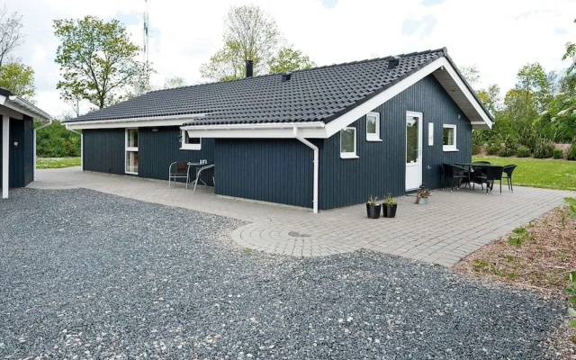 6 Person Holiday Home in Oksbol