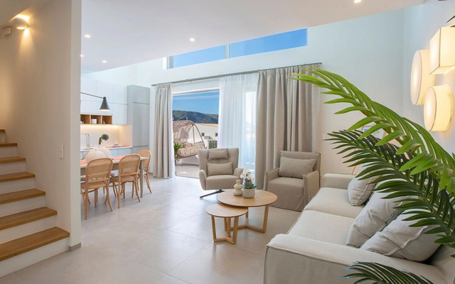 Lirides Suites