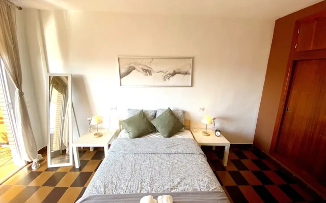 3 Bed room flat with Sea & Mountain View