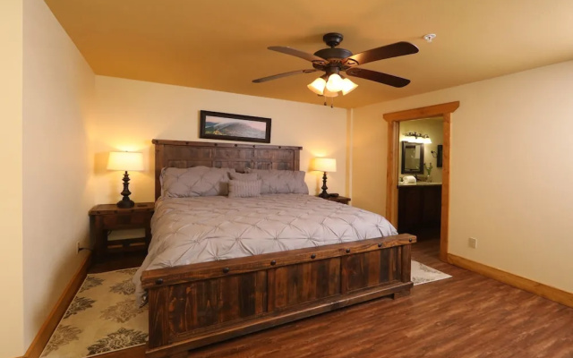 Aqua Paradise - Six Bedroom Chalet