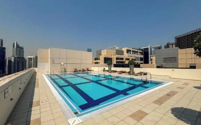 Large Modern 1-Bedroom in Bay Square 9