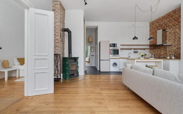 Spacious Apartment Saperów By Renters