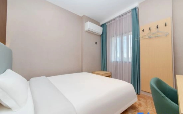 Xifeng Hotel (Guixi Jianshe Road)