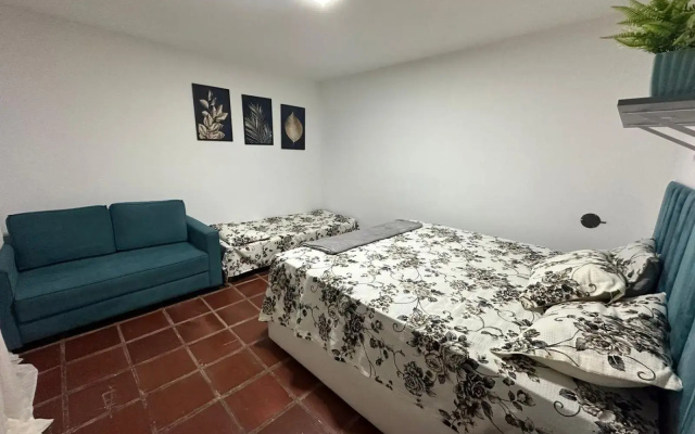 Sítio com piscina e lareira