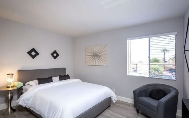Ultra Modern Old Town Scottsdale 3 Bedroom!
