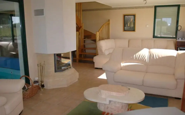 Scenic Villa in Moelan sur mer With Sauna