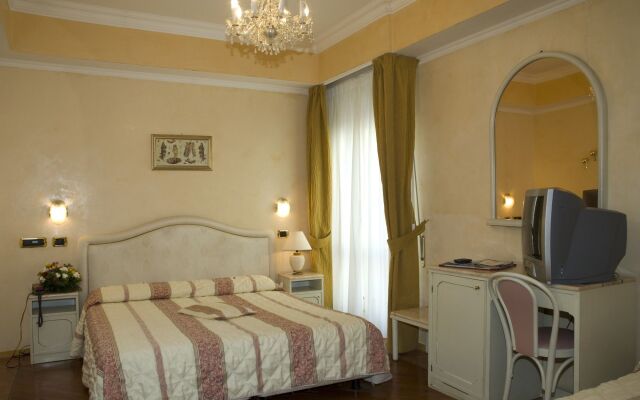 Hotel Vienna Ostenda Римини комната для гостей