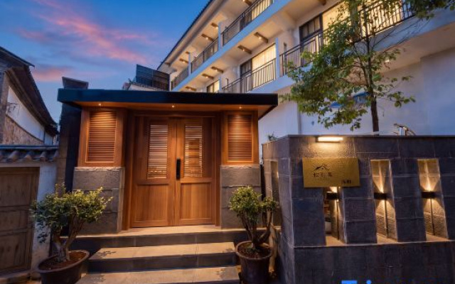 LiAng·Muliju Seaview Garden Homestay (Dali Shuanglang Erhai Branch)