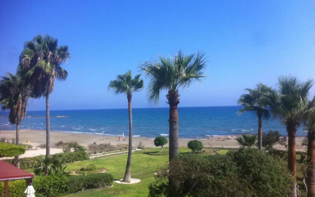 Sandy Beach Apt 26