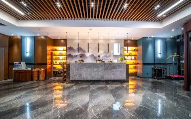 MEHOOD EZZI Hotel (Yuncheng Ideal School Huanghe Night Market)
