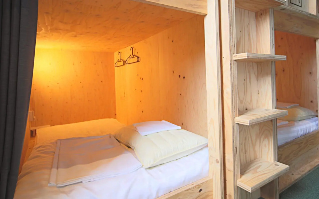 Travel&Book Hotel Hulaton Cabin Takamatsu - Hostel
