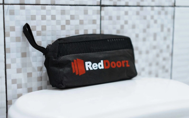 RedDoorz @ Traveler's Inn Bajada Davao