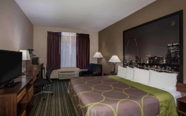 Super 8 by Wyndham Montreal