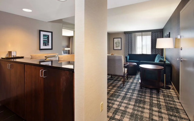 DoubleTree by Hilton Lansing