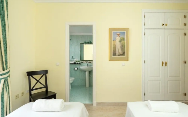Family Apartment with Stunning Views in Mijas Ref 140
