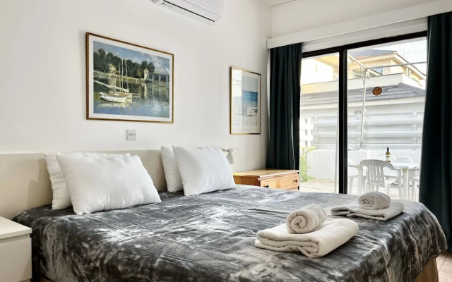 79 AN - Stay Nissi Chrysland Studio 110