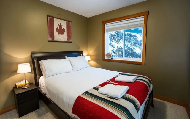 Stoke Cabin by Revelstoke Vacations