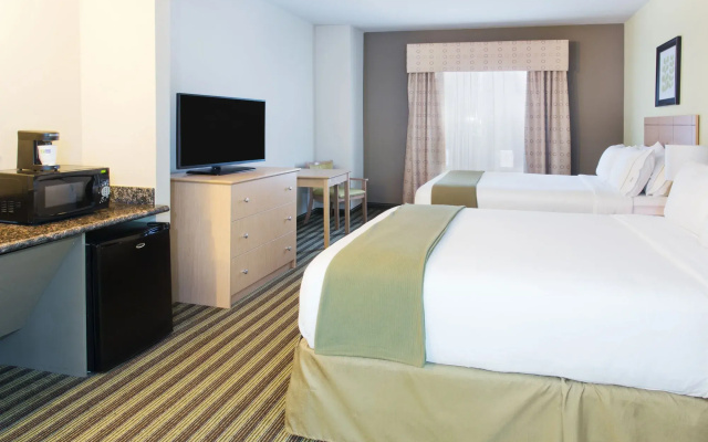 Holiday Inn Express Hotel & Suites Alvarado by IHG