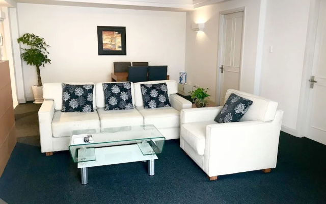 Downtown Retro Serviced Apartment