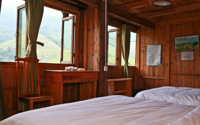 Dragon's Den Hostel