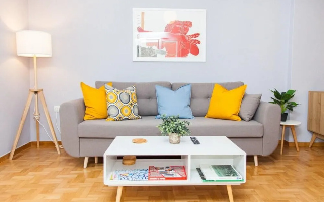 Stylish and Bright Apartment in Athens Centre!