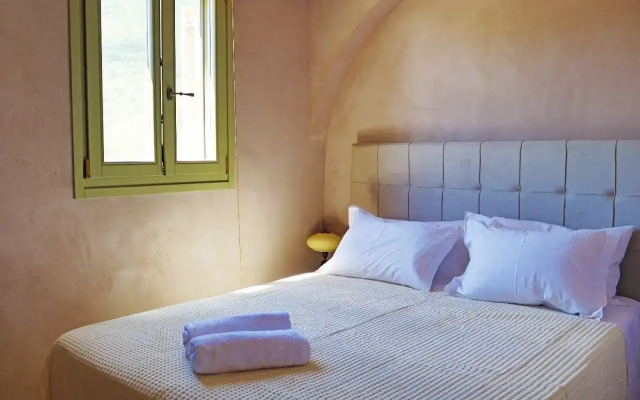 Rock n Olive Villas