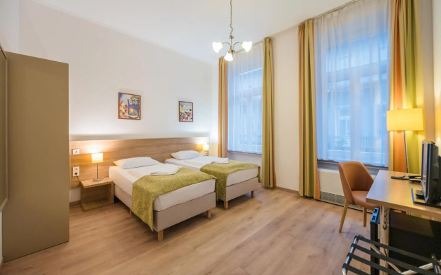 Siam Piman Hotel