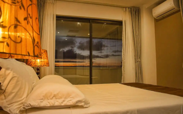 The Streamliner Hotel Apartment