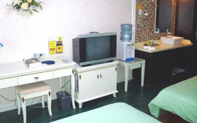Home Inn Hong Kong Middle Road