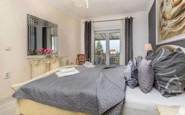 Holiday Apartment Ana Karenjina