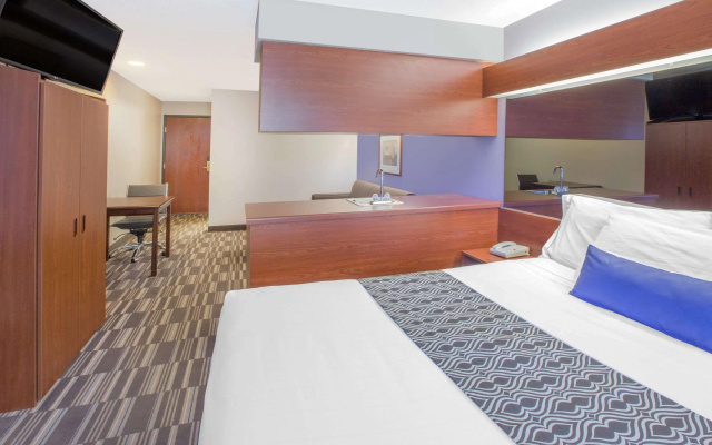 Microtel Inn & Suites by Wyndham Manistee