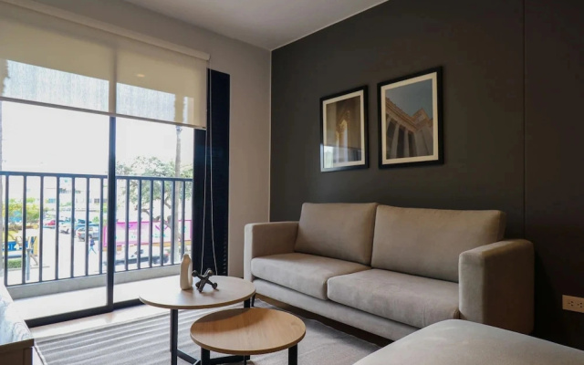 w Shining 1BR w/ Perfect Balcony in Miraflores