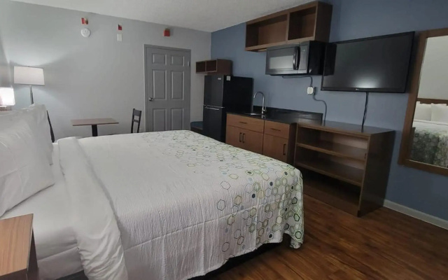 HomeTowne Studios By Red Roof Egg Harbor–Atlantic City Airport
