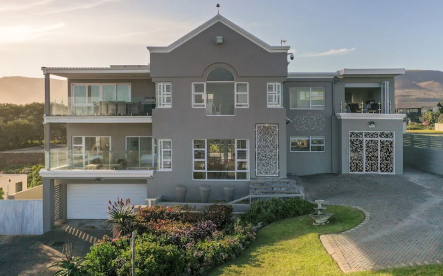 Absolute Ocean Boutique Guesthouse
