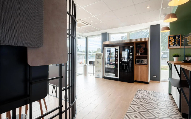 B&B HOTEL MASSY Gare TGV
