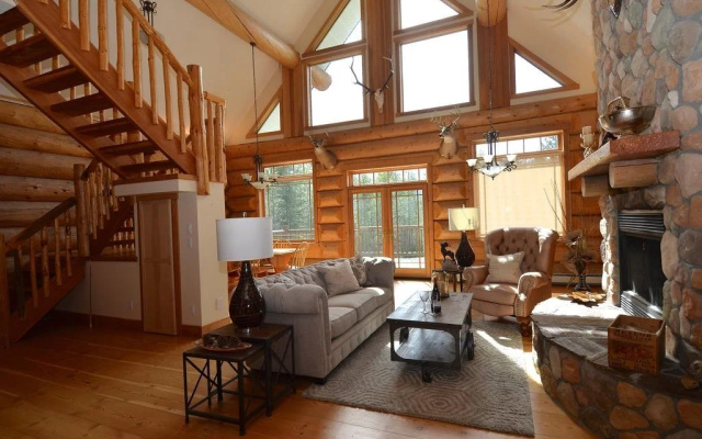 Moberly Lodge