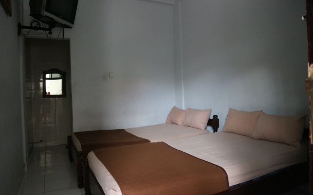 Hotel Diana 2 By Zuzu