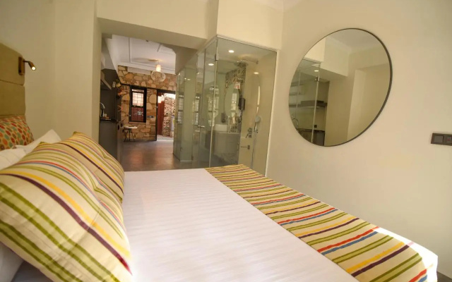 Lovely Garden Flat with Patio near Hadrian's Gate