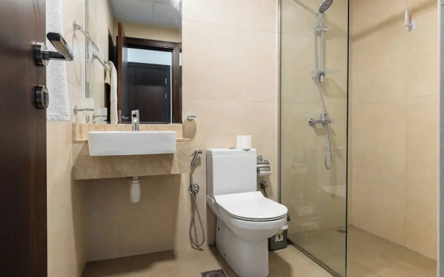 SIMPLY COMFORT Binghatti Gateway Family 2BR with Balcony, Close to Dubai Mall & Burj Khalifa
