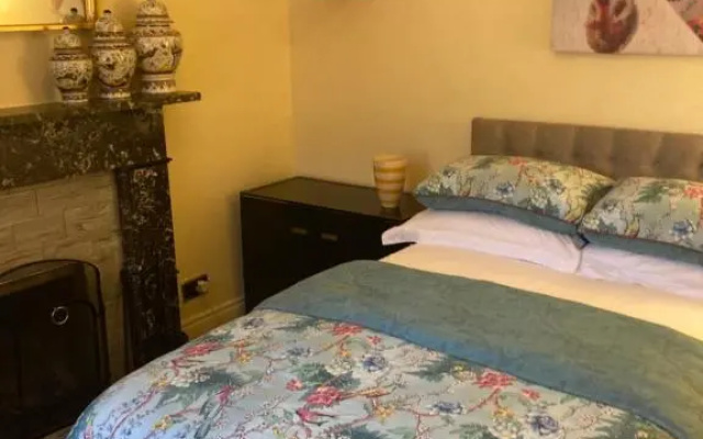 Mountroyal Victorian Studio Self Catering Apartment