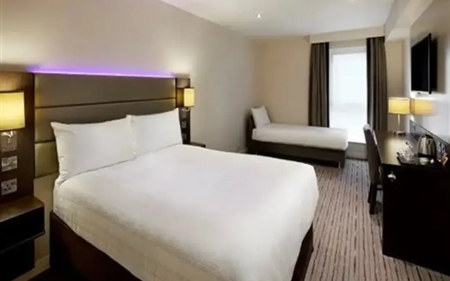 Premier Inn Guildford North - A3