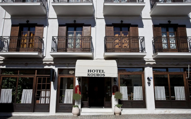 Kouros Hotel