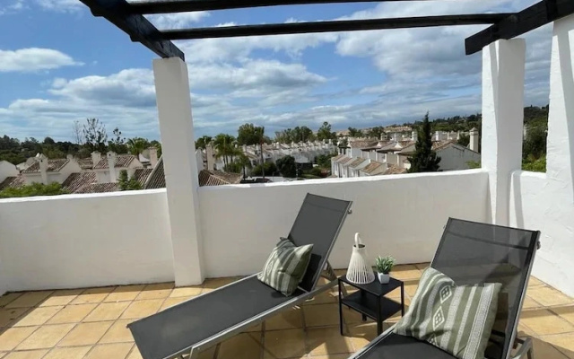 2 Bedroom Top Floor Montain Views