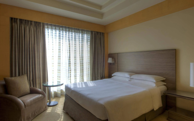Grand Hyatt Mumbai Hotel & Residences