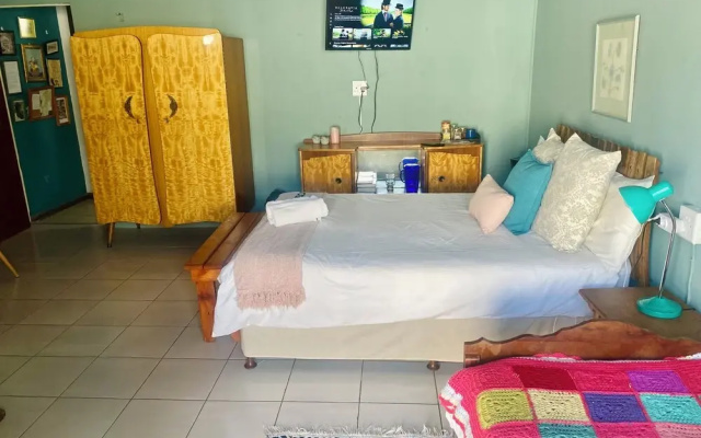 Suzies Huis Restaurant Bed and Breakfast