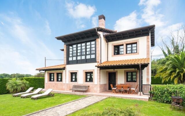 Отель Casa Rural En Gulpiyuri Llanes вид на фасад
