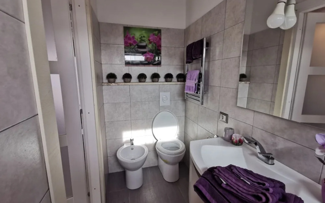 Apartment - Sleeps 2 - Parking - 5min To La Frasca