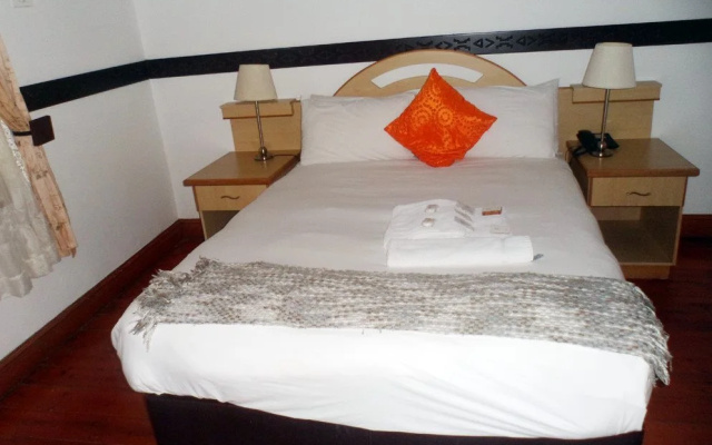 Laletsa Lodge