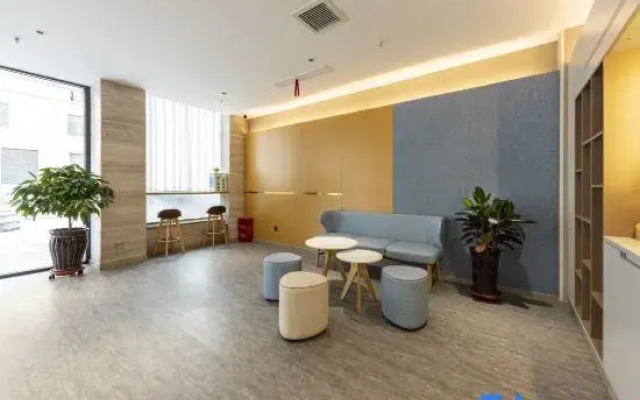 Lechao Hotel (Shengda University Zhongyuan Institute of Technology)