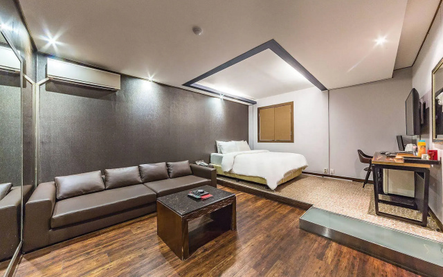 Gallerya Hotel